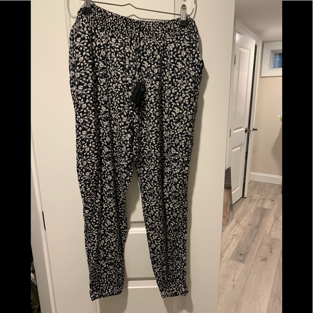 South Moon Under pants.Elastic at waist/Ankles.Tassel on Tie.Brand Amuse.